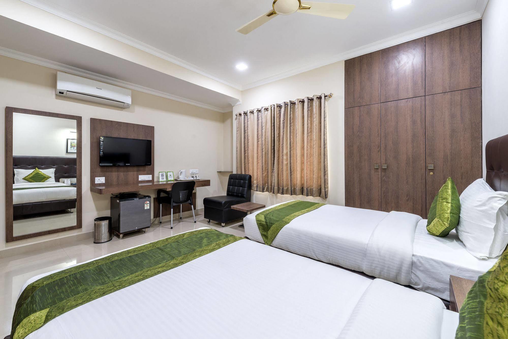 Hotel Mount Kailash Suites Chennai Bagian luar foto