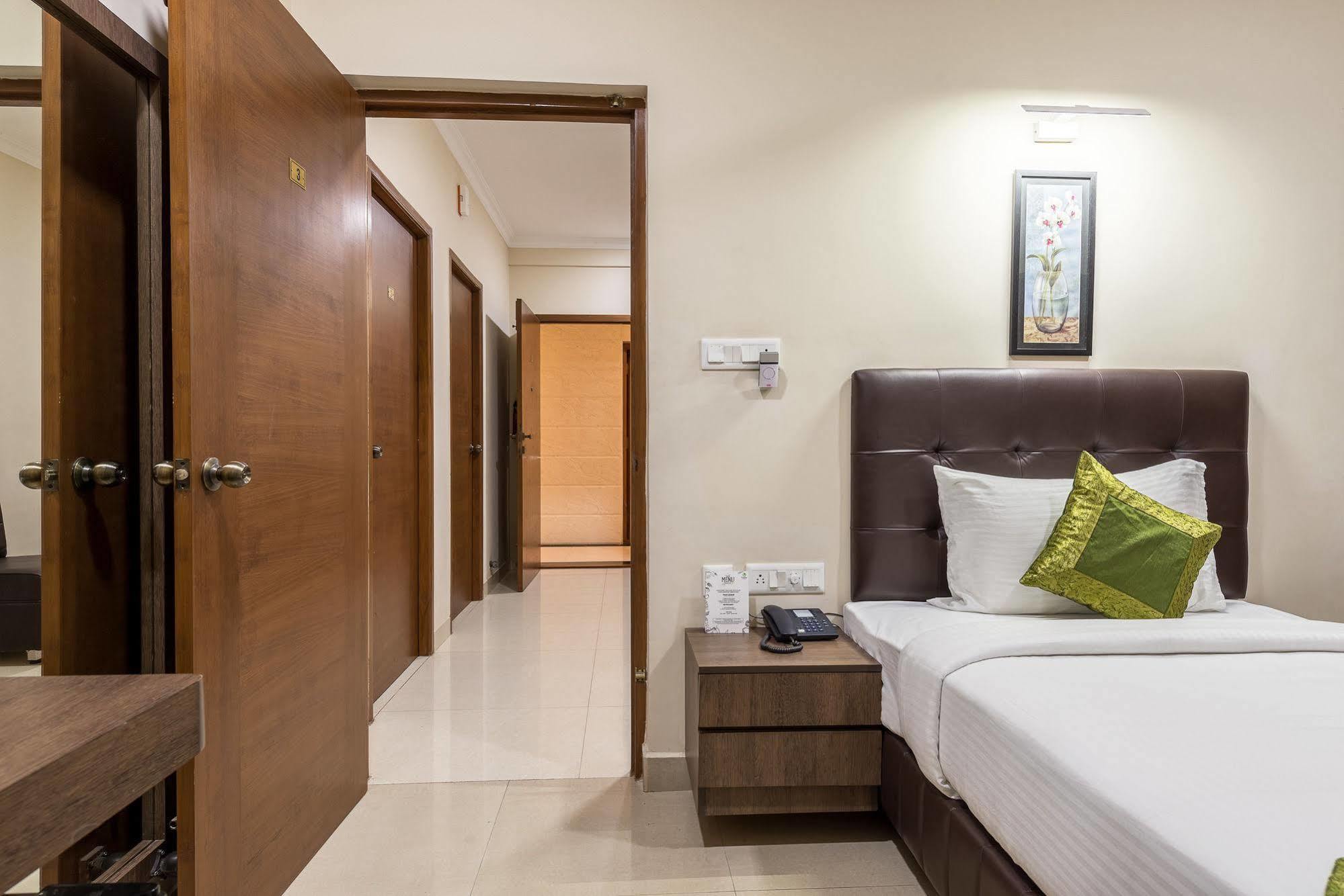 Hotel Mount Kailash Suites Chennai Bagian luar foto